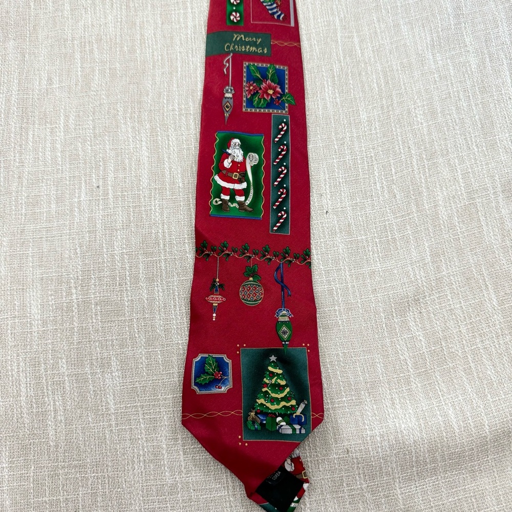 NWT Holidays By MMG Christmas Santa 100% Silk Tie